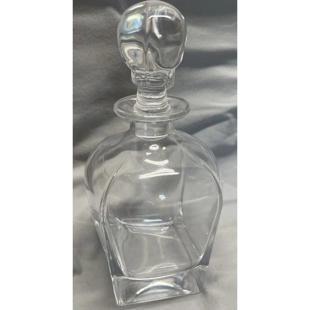 Skull Whiskey Decanter 24 oz Glass Barware w/ Stopper Heavy Halloween Gift Decor